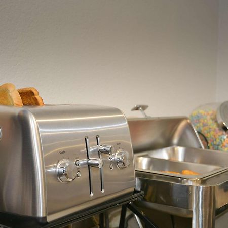 Comfort Inn & Suites Moreno Valley Near March Air Reserve Base מראה חיצוני תמונה