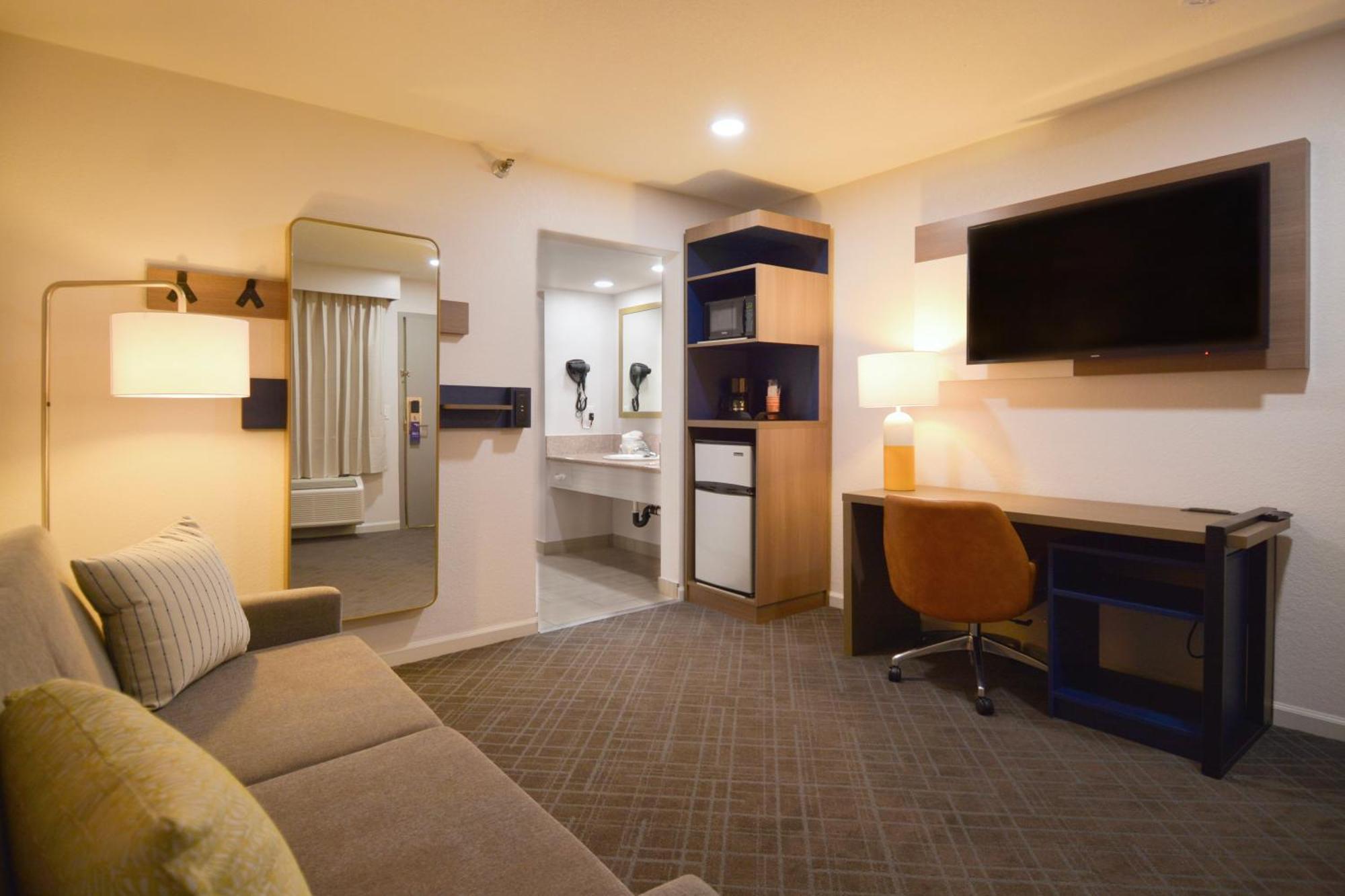 Comfort Inn & Suites Moreno Valley Near March Air Reserve Base מראה חיצוני תמונה