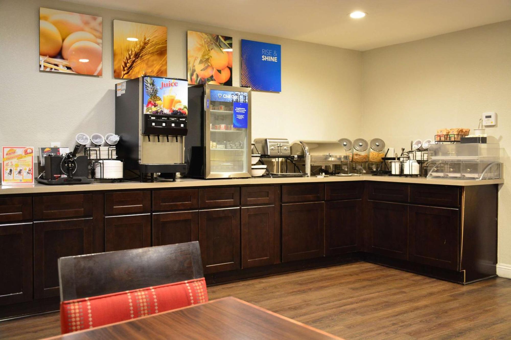 Comfort Inn & Suites Moreno Valley Near March Air Reserve Base מראה חיצוני תמונה