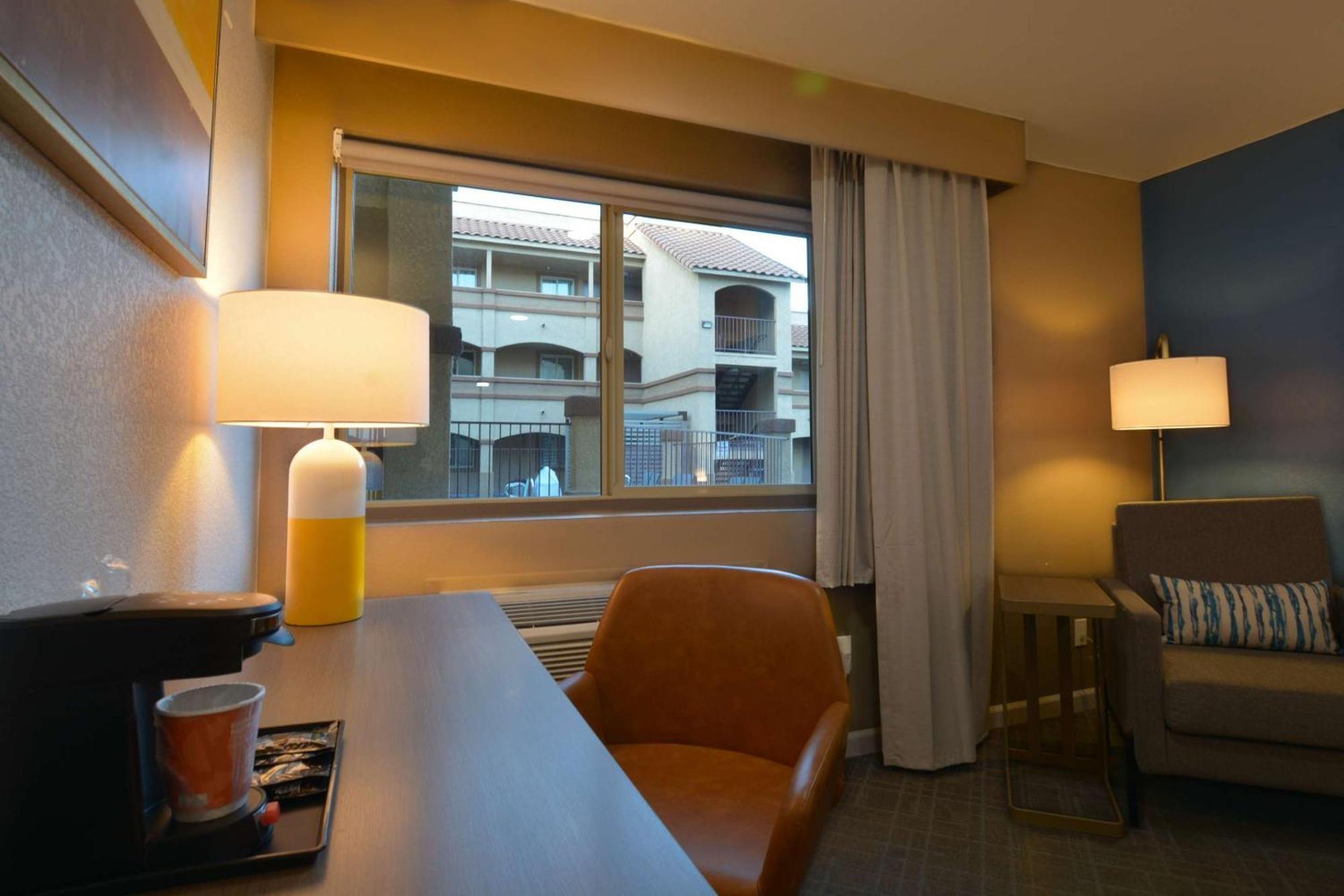 Comfort Inn & Suites Moreno Valley Near March Air Reserve Base מראה חיצוני תמונה