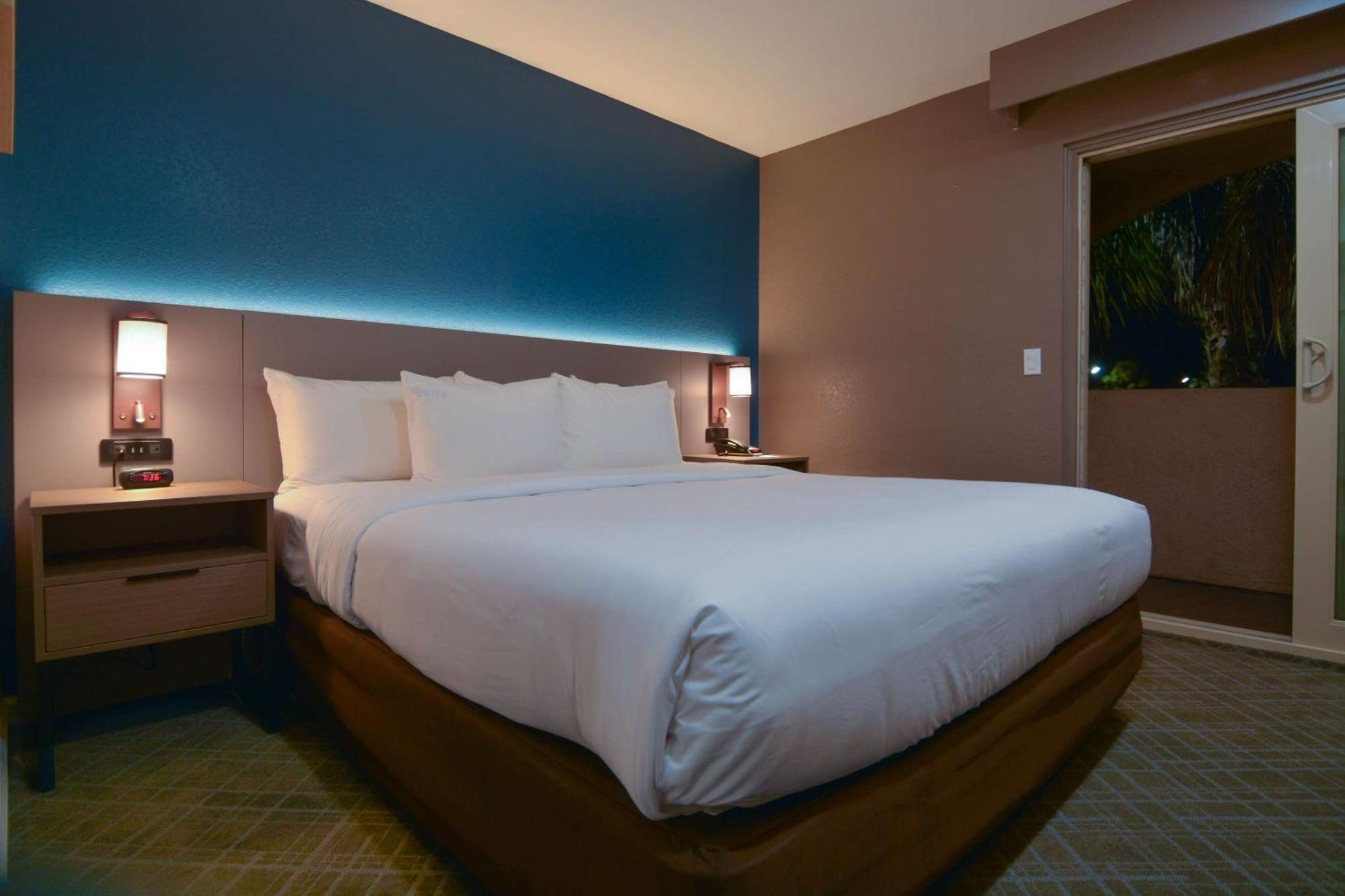 Comfort Inn & Suites Moreno Valley Near March Air Reserve Base מראה חיצוני תמונה