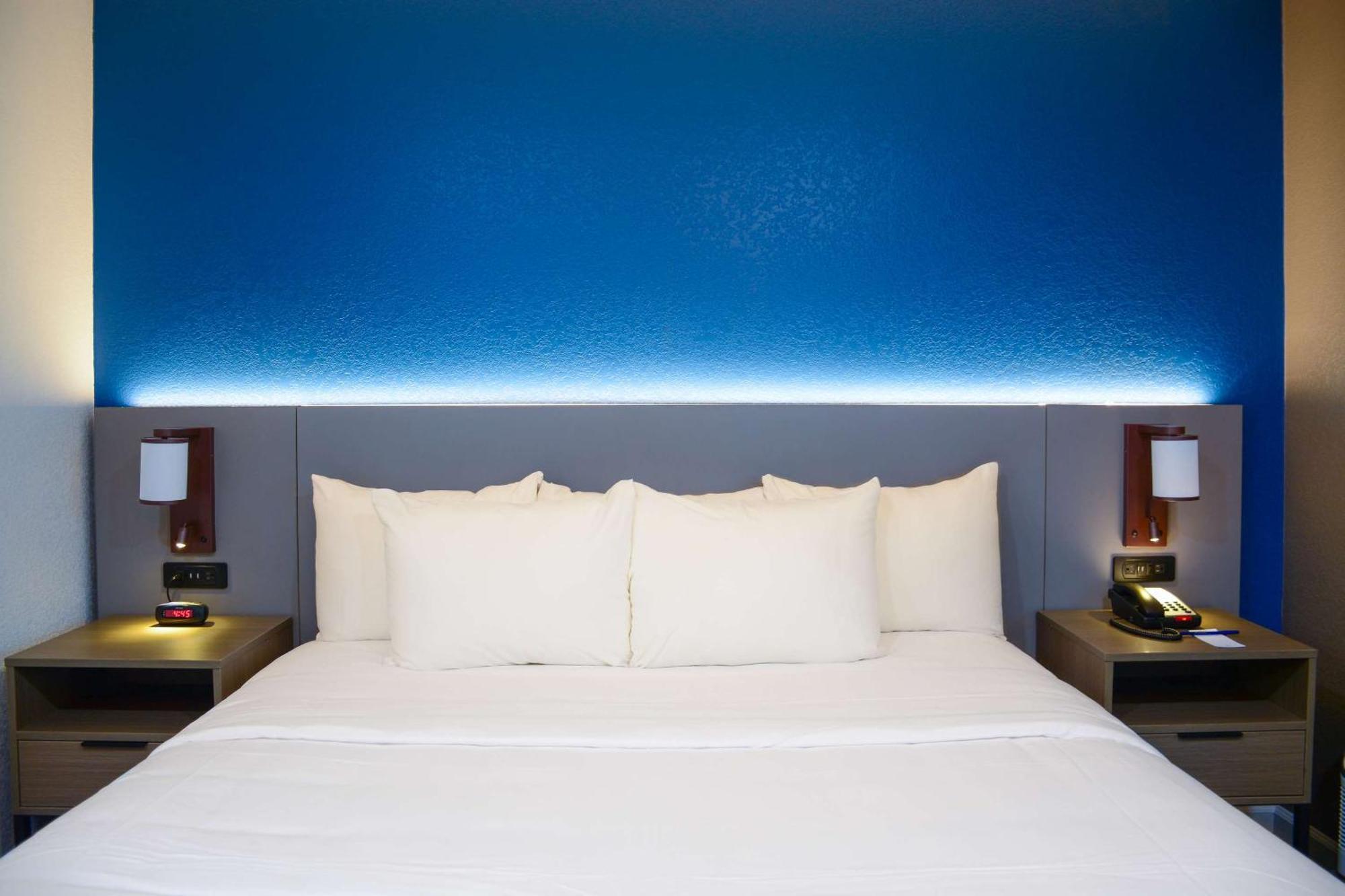 Comfort Inn & Suites Moreno Valley Near March Air Reserve Base מראה חיצוני תמונה
